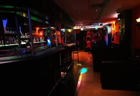 parejas swinger españa|Sala Trivial, club liberal y swinger en Madrid 